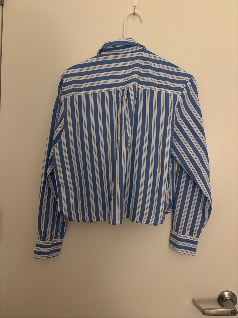 Old Navy the Cropped Shirt Striped Button-Up Shirt - Picture 3 of 4